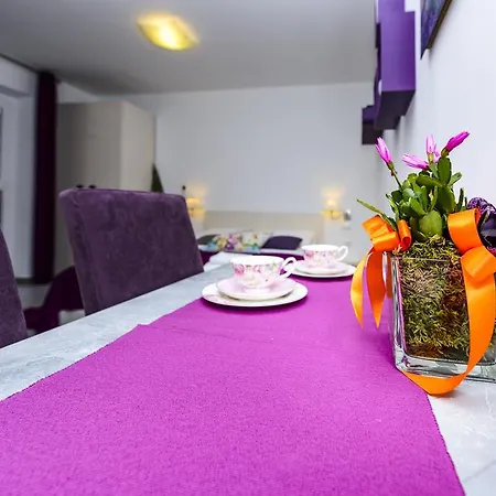 타라 아파트먼트 *